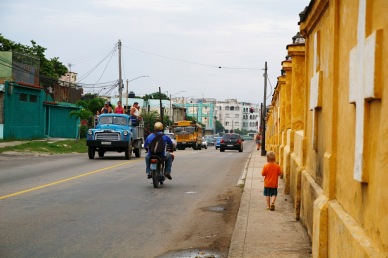 Hautausmaan reunustaa, Havanna